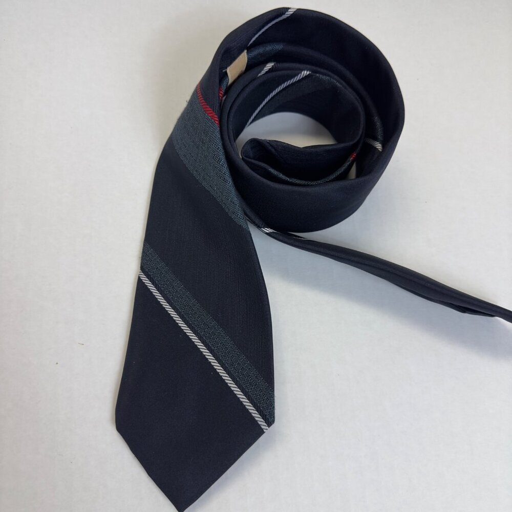 oakton ltd tie  beuc